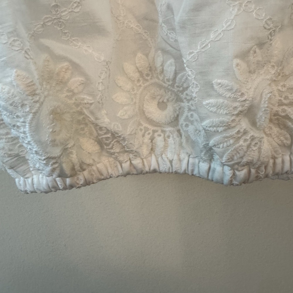 Industry Floral Textured Puff Sleeve Women's Small White Sunflower Appliqué Top - Picture 6 of 11
